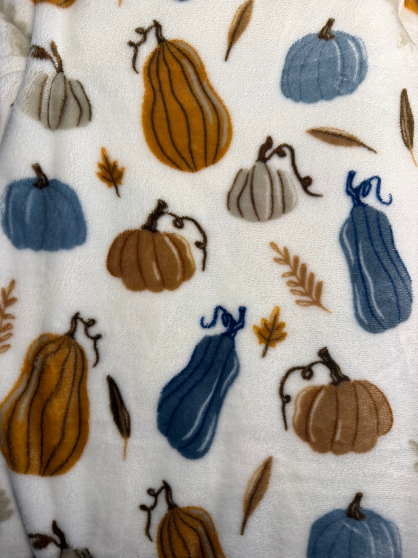 BLANKETS (READ DESCRIPTION)