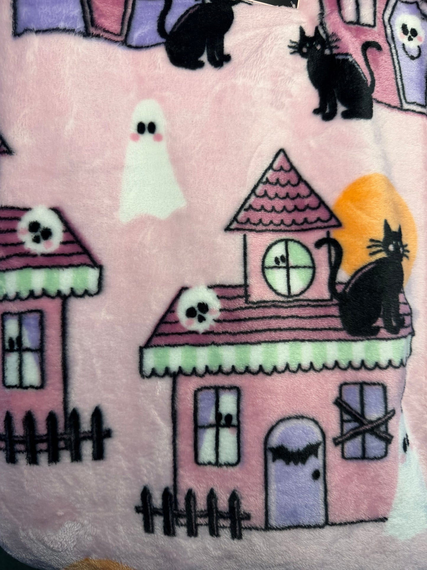 BLANKETS (READ DESCRIPTION)